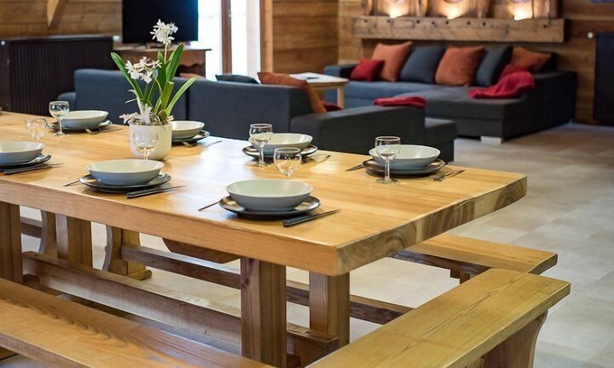 Saint-Sorlin-d'Arves Ski Chalet | 15 person mountain chalet - close to the village centre