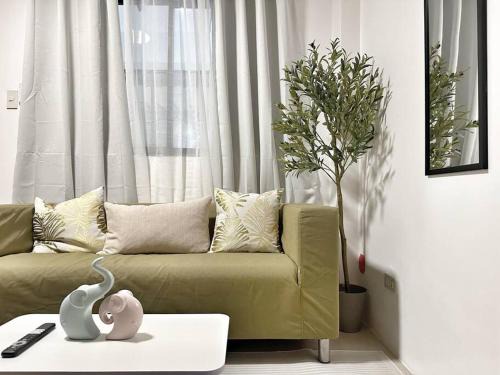 Manoc-Manoc Apartment | 15 Secs to Beach-2BR w/Kitchen & Newly Renovated
