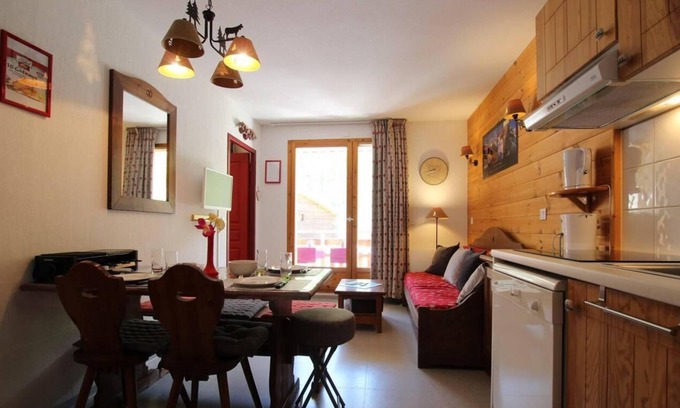 Vallouise-Pelvoux Apartment | 150m from ski slopes, 2nd floor, balcony, 36m², Pelvoux