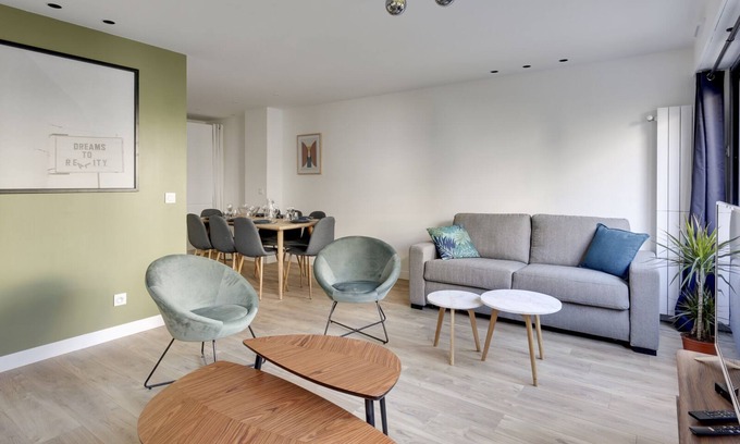 15th Arrondissement Apartment | 173 Suite Eiffel - Superb apartment in Paris.