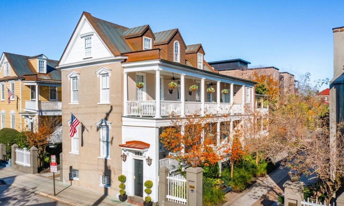 Cannonborough Elliotborough Apartment | 176 C St Philip Square