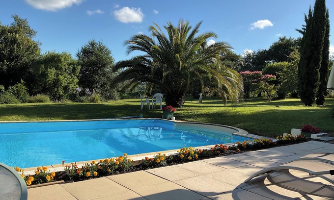 Augreilh Cottage | 17th Century 2 Bedroom Cottage - Le Pigeonnaire