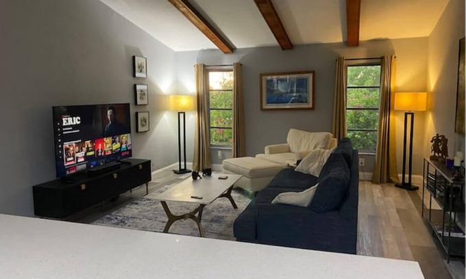 Lochmoor Waterway Estates House | 18 Palms Hideaway