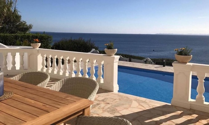 Cala Pi Villa | 180 degree sea view * 1st sea line, private*large pool*great garden *WIFI