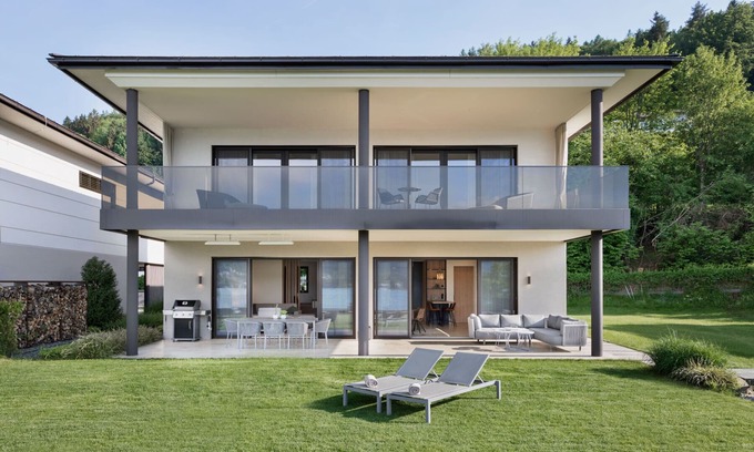 Maria Woerth House | 180 square meter villa directly on Lake Wörthersee