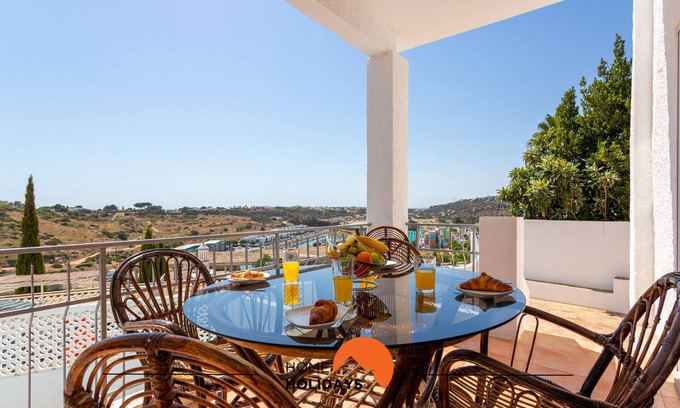 Albufeira Ski Chalet | #185 V3 Laranjeiras by Home Holidays