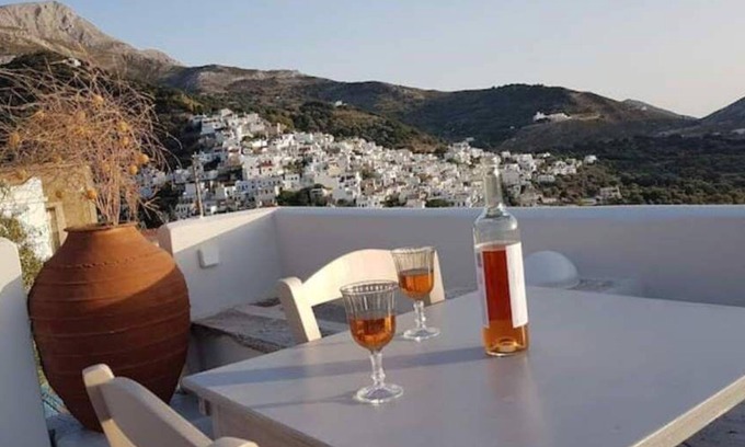 Filoti House | 1875 panoramic stone house