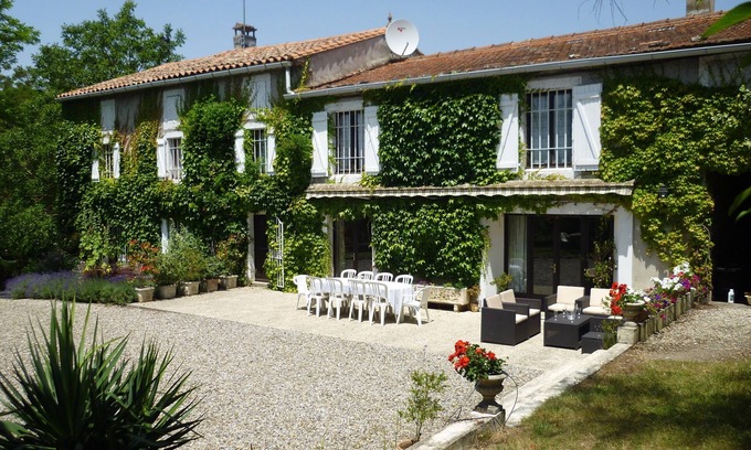 Peyrefitte-du-Razes Villa | 18th century private Domaine with large pool set in 12 acres