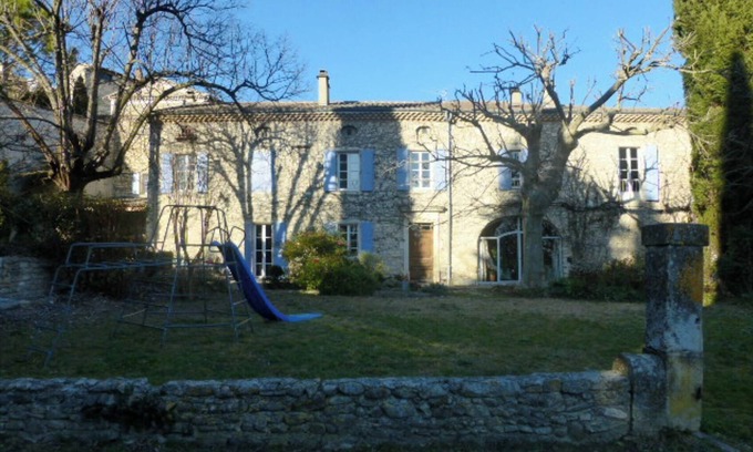 Sauzet House | 18th century Mas Provençal with swimming pool and fenced garden in village
