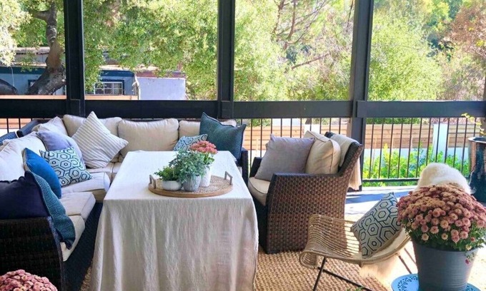 North Central House | 1920s Pasadena Cottage Steps from RoseBowl w/Pool