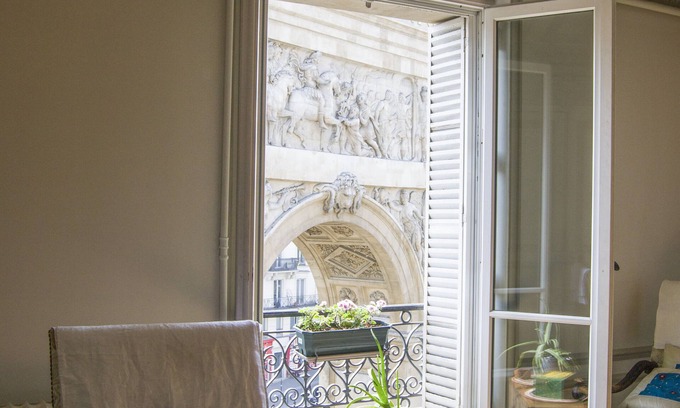 Strasbourg -Saint-Denis Apartment | 19th Century Haussmannian apartment with view of Louis XIV gate to Paris