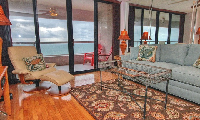 Sand Key Apartment | 19th-floor beachfront charmer with balcony, heated pool, pool spa, tennis & gym