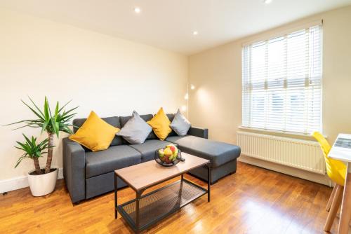 Bush Hill Park Apartment | 1bd apt for 2-4. New flooring & furnishings