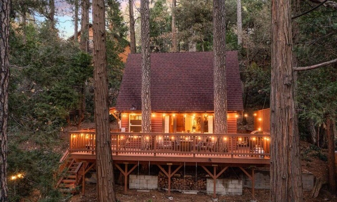 Crestline House | 1Bed + Loft | Treetop Hideaway