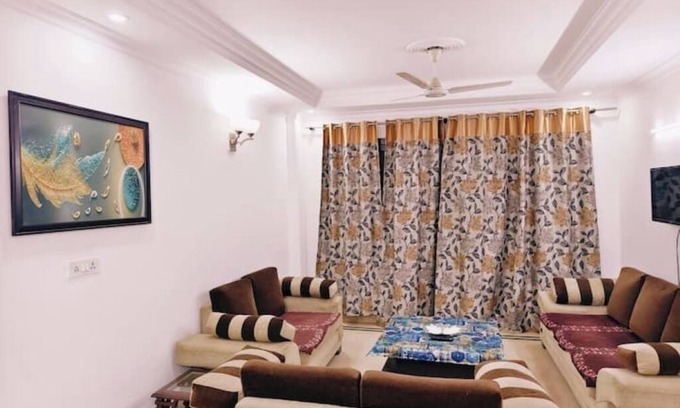 New Delhi Apartment | 1BR-GK 2 near Market-HostMyStay