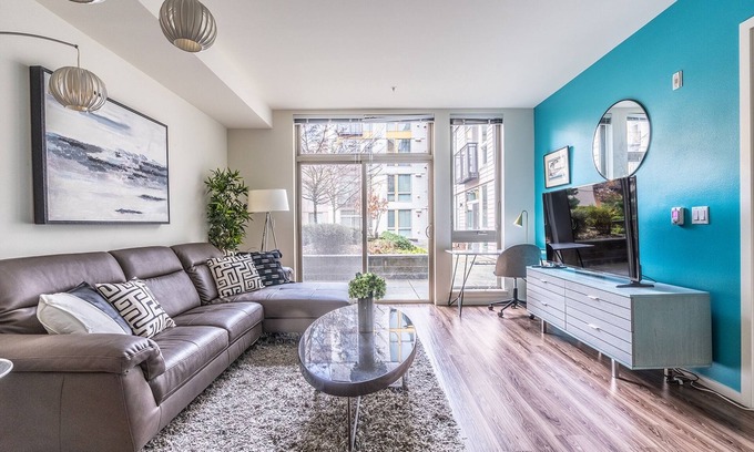 Mercer Island Apartment | 1BR | Gym, Rooftop | Mercer Island | Sophari E
