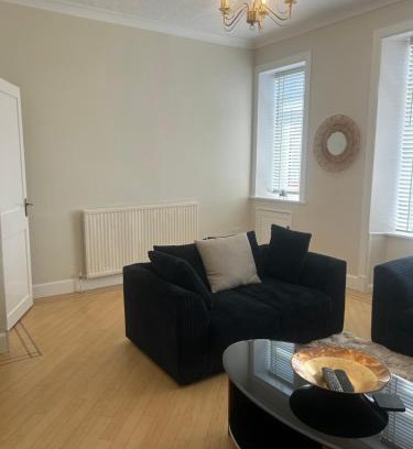 Falkirk Apartment | 1L Albert Place Maddiston Road Brightons Falkirk FK2 0JX