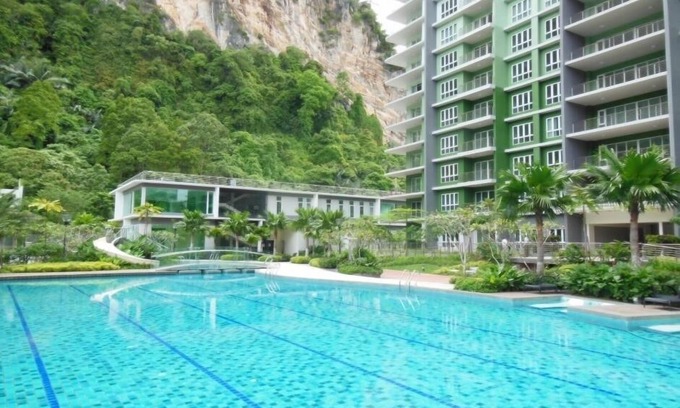 Hulu Kinta Apartment | 2 + 1 Bedroom Lakeview Superior Suite #9