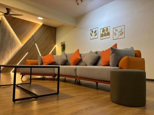 Kuantan House | 2-16 pax 5BR, 4 bathrooms, 5km to TC beach