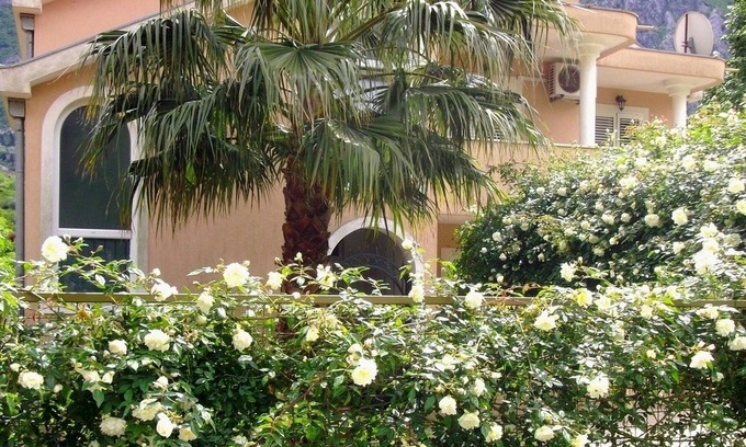 Risan Apartment | 2-bdr ap. with garden, private parking near beach RISAN, KOTOR bay, Montenegro 3