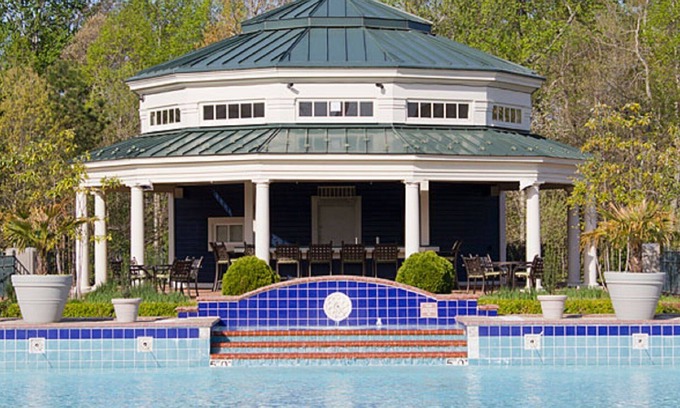 Berkeley Condo | 2 BDRM- 6 MILES TO COLONIAL WMSBRG- 10 MILES TO BUSCH GARDENS- GREAT LOCATION!