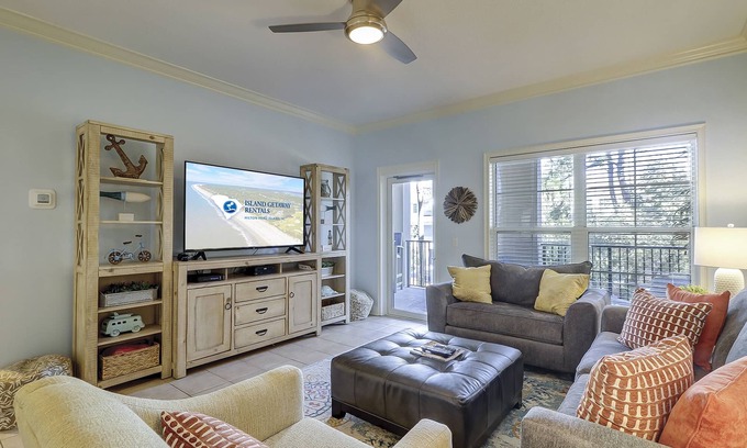 North Forest Beach Condo | 2 Bed/2 Bath Villa Centrally Located Near Coligny Beach, Rooftop Pool and Spa