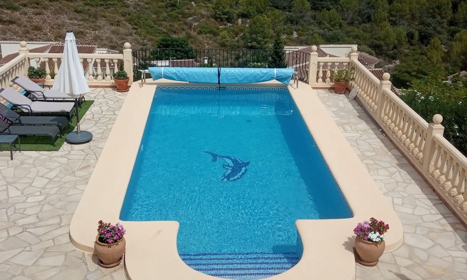 Alcalali Condo | 2 bed apartment in the peaceful grounds of a private villa with heated pool