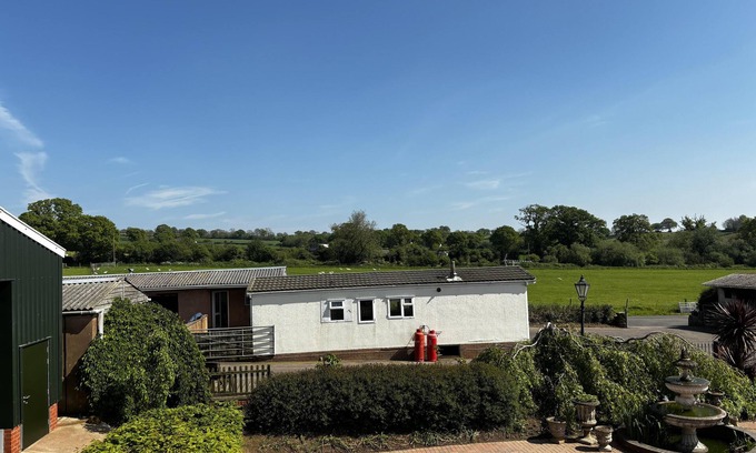 Cullompton Ski Chalet | 2 Bed Chalet on working farm