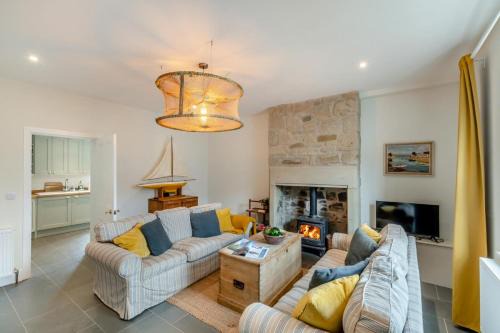 Amble House | 2 Bed in Amble oc-l32947