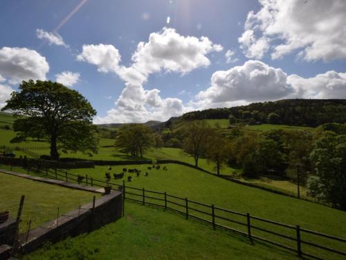 Little Hayfield House | 2 Bed in Hayfield PK551