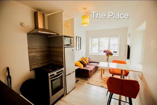 Coombe Hill Apartment | 2 Bed Kingston Vale