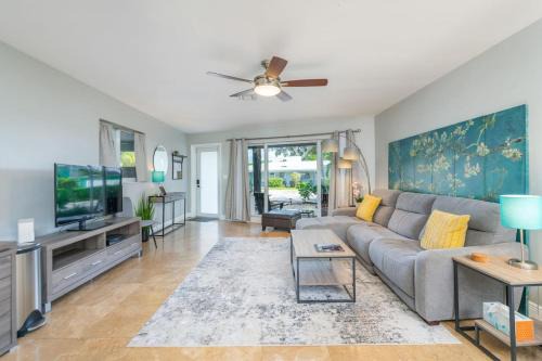 Wilton Manors House | 2 Bed - Steps from Wilton Drive I Fire Pit I BBQ