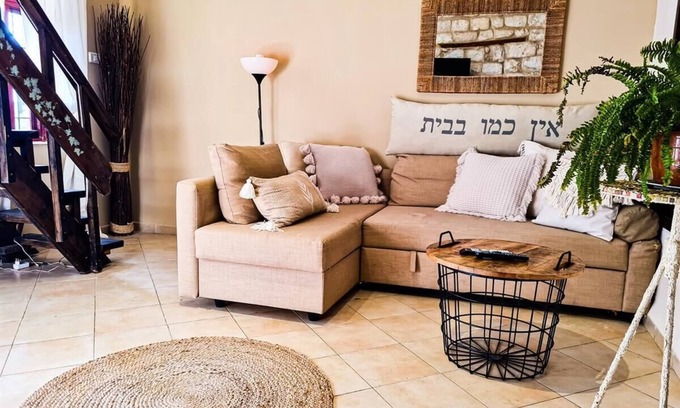 Safed Old City House | 2 Bed Suite in the Old City and Commercial District. 2 Balconies, Meiron Scenery