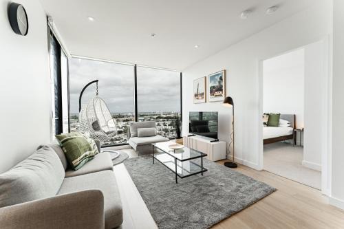 Docklands Apartment | 2-Bed with Harbour Views & Outstanding Amenities