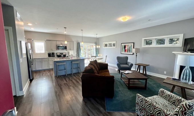 Douglas Condo | 2 bedroom/2 bathroom condo with pool access
