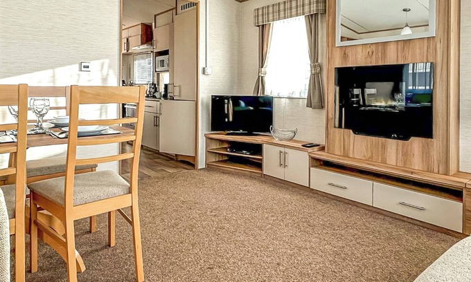 Ningwood House | 2 bedroom accommodation in Newbridge, Nr Yarmouth