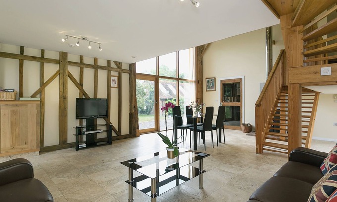 Cowbeech Cottage | 2 bedroom accommodation in Herstmonceux, near Hailsham