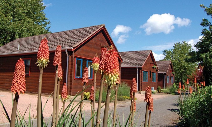 Bridge Of Earn Cabin | 2 bedroom accommodation in Bridge of Earn, Perth