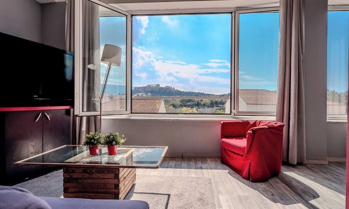 Gazi Apartment | 2-bedroom apartment in gorgeous Athina with AC, WiFi. Book now
