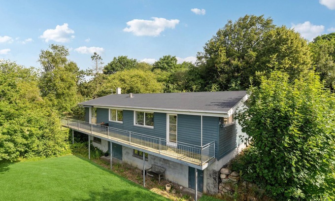 Give House | 2 bedroom awesome home in Give