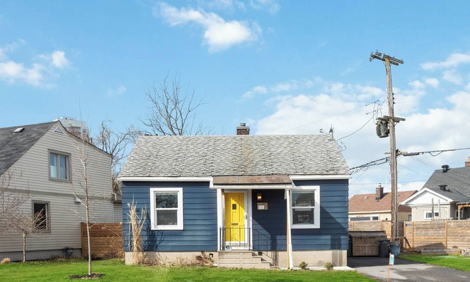 Civic Hospital - Experimental Farm - Central Park House | 2 Bedroom Bungalow, Sofabed, Netflix