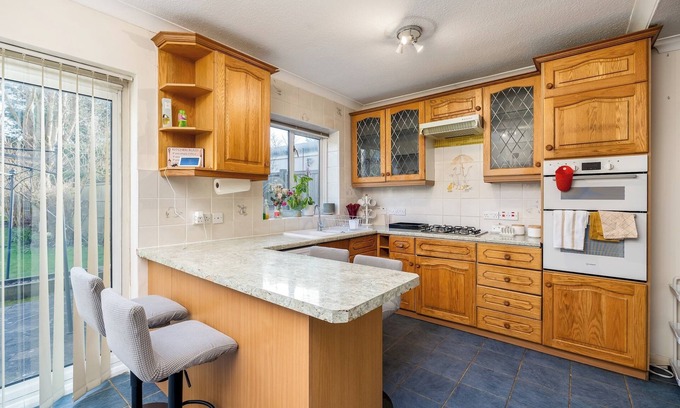 Watford House | 2 Bedroom Family Friendly Central Home | Pass the Keys