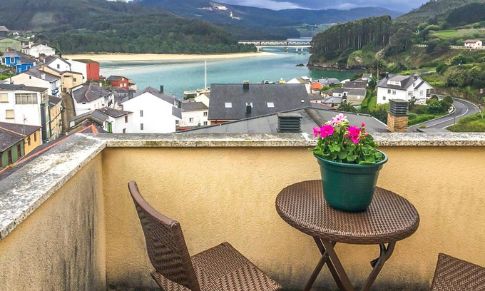 Porto do Barqueiro Apartment | 2 bedroom gorgeous apartment in Mañon