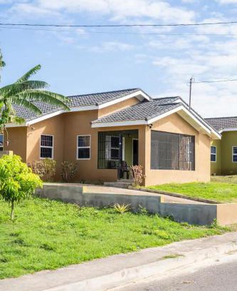 Falmouth House | 2 Bedroom Haven at Stonebrooks