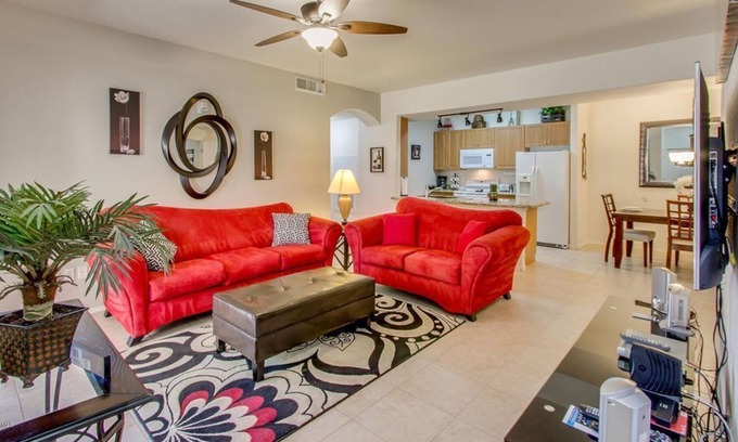 Parkwood Ranch House | 2 Bedroom Townhome 19691 by Houzlet