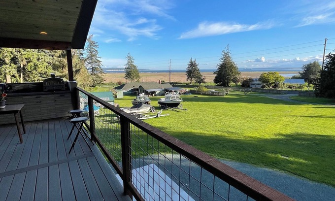 Coupeville Apartment | 2-bedroom West Side View Apartment in charming Coupeville