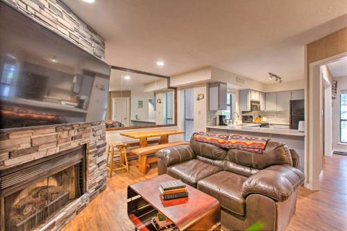 Angel Fire Apartment | 2 Blocks to Skiing and MTB Angel Fire Condo