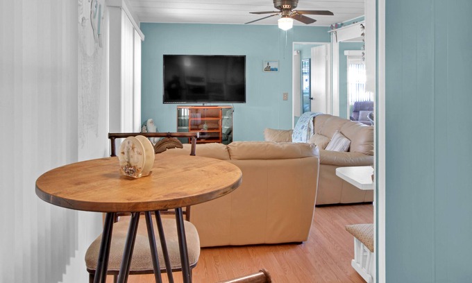 The Villages House | 2 BR, 2 B Home.w/Golf Cart Located in The Villages.1 Mile from Spanish Springs