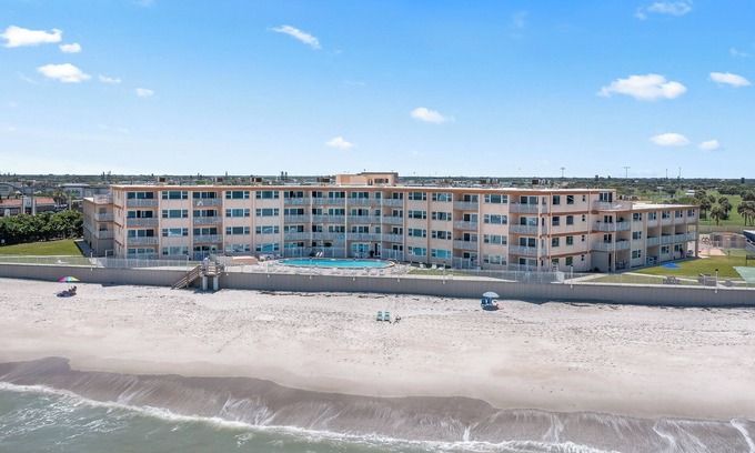 Tropic Condo | 2 BR Beach Condo, Boutique Resort, 1st Fl Walkout, Steps to Pool & Beach Sleep 6