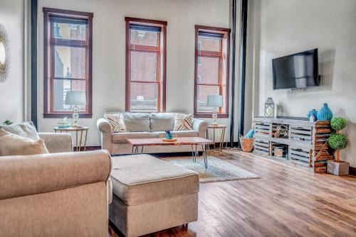 Historic Downtown La Crosse Apartment | 2 BR La Crosse 2 Blocks to La Crosse Center